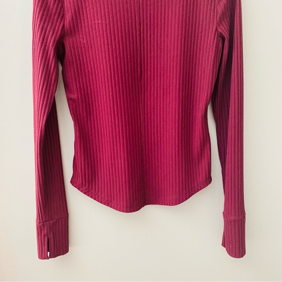 Madewell Ribbed Long Sleeve Turtle Neck Top Maroon Sz Medium - Picture 9 of 9